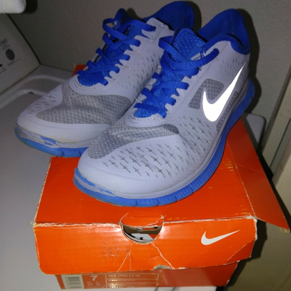 NIKE FREE 4.0 KIDS SIZE 7